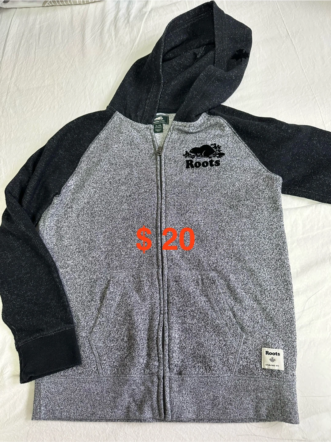 Kids Sweat shirts - Like New - photo 5