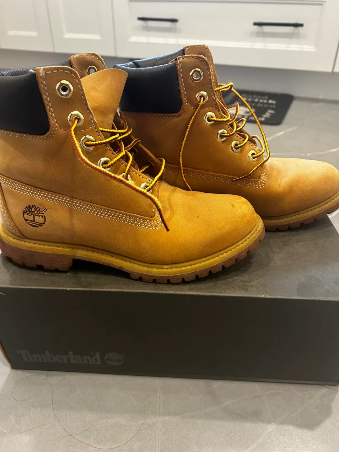 Timberland Boots - Size 7.5 Women's image indicator(4)