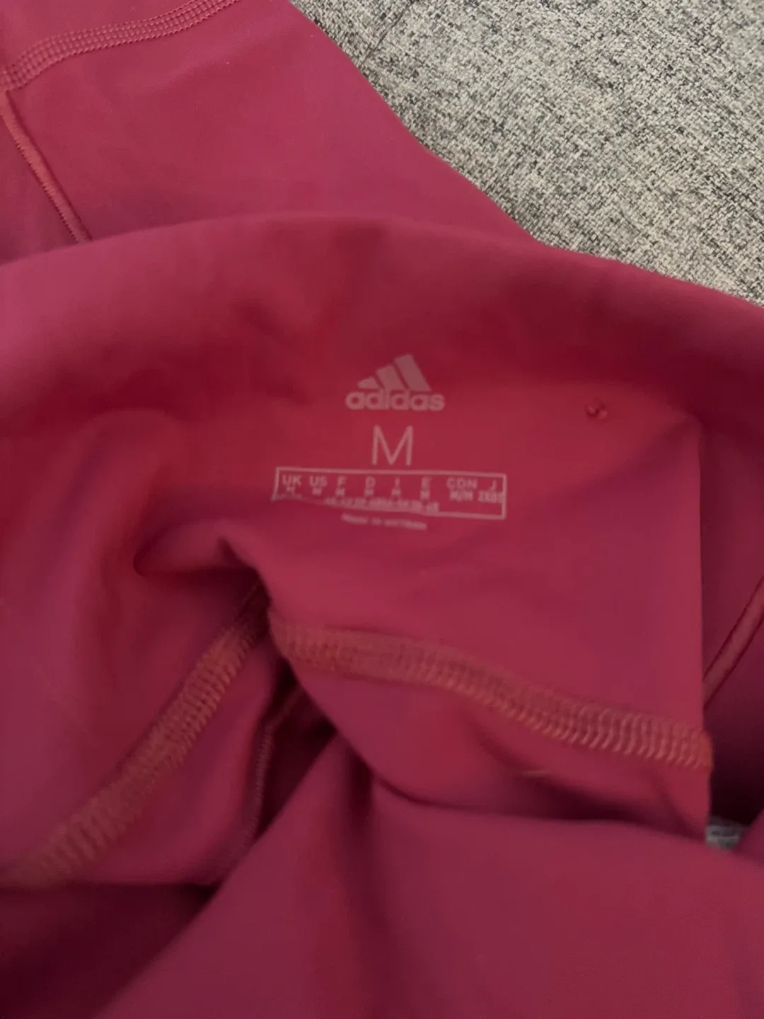 Adidas items image indicator(2)