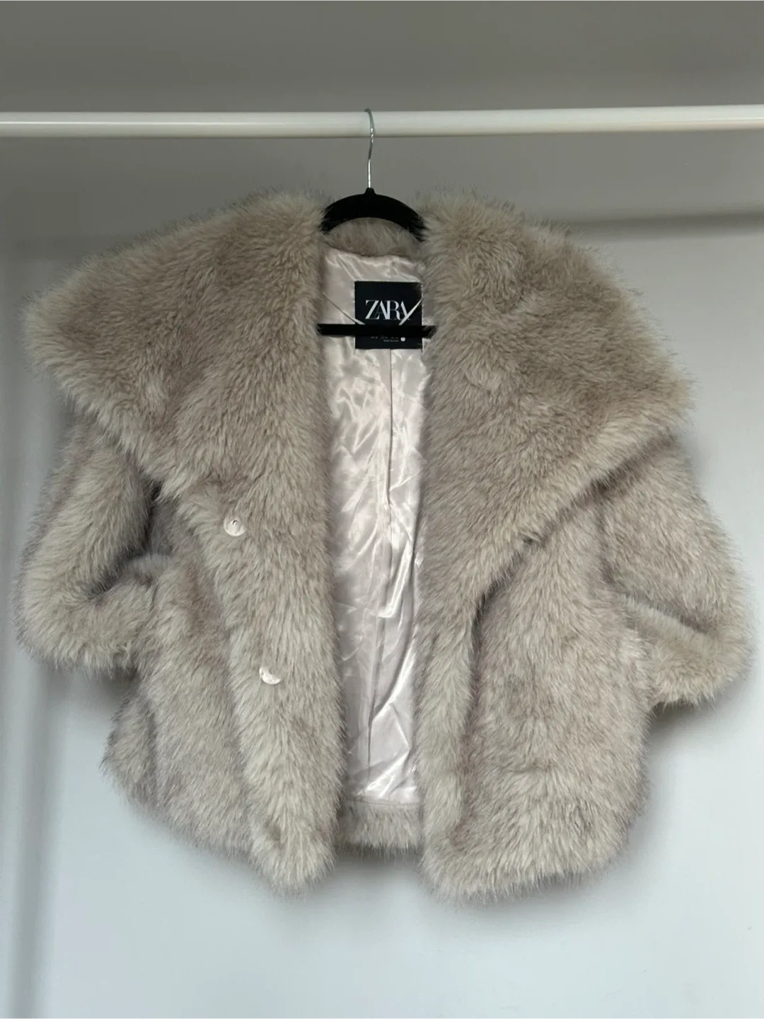 Zara Faux Fur Jacket - Size M image indicator(3)