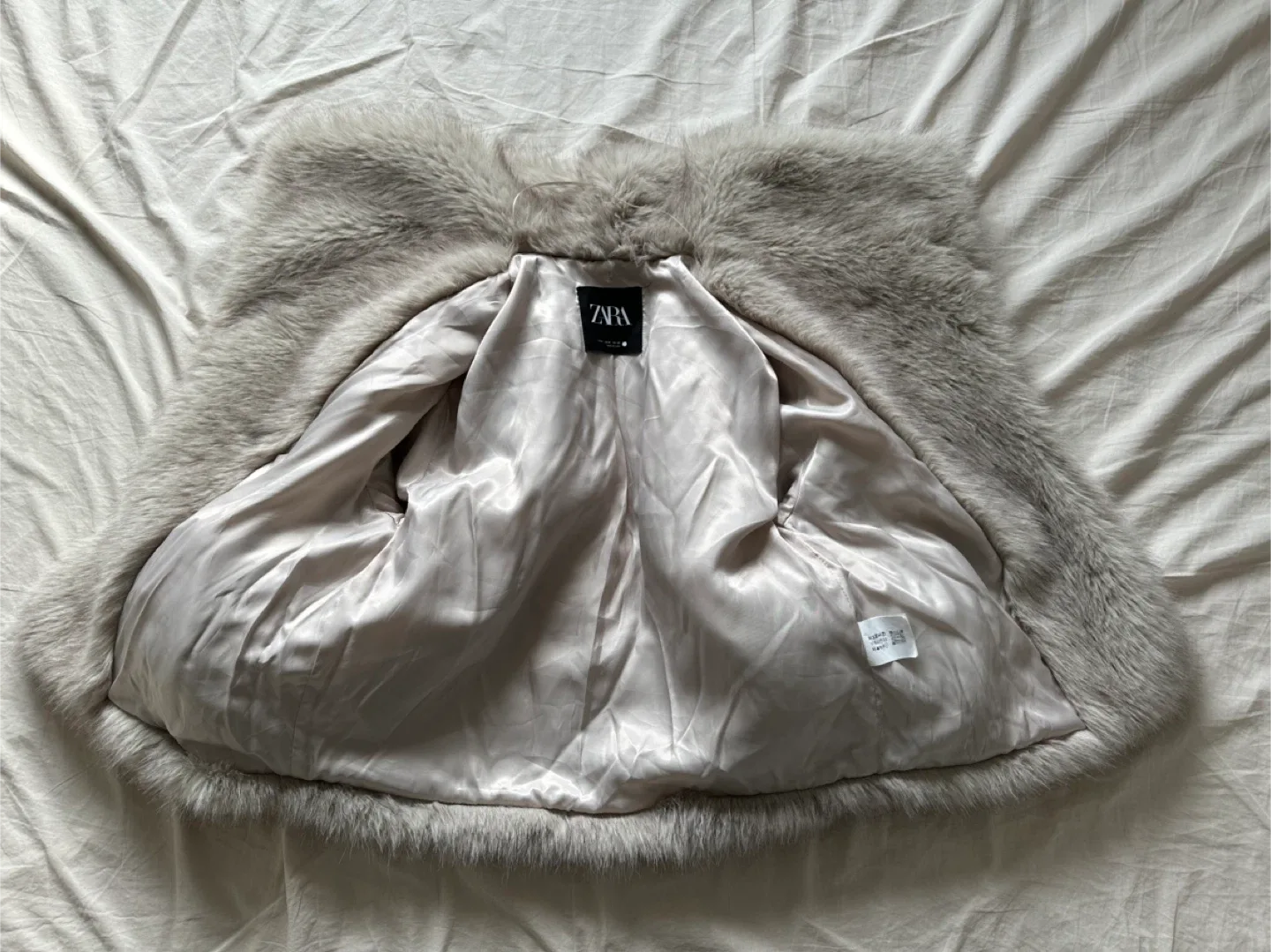 Zara Faux Fur Jacket - Size M image indicator(6)