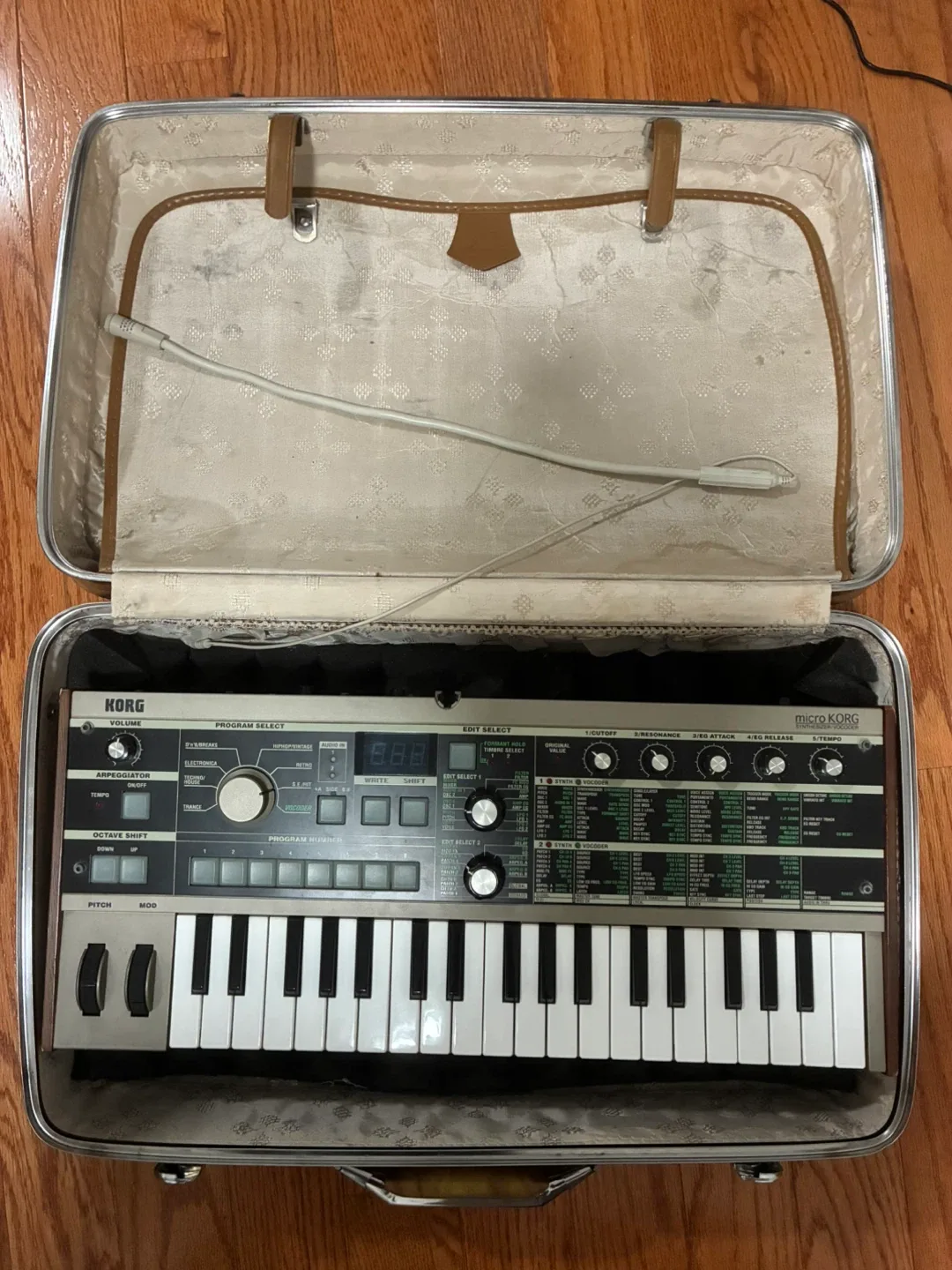 Korg MicroKorg Synthesizer