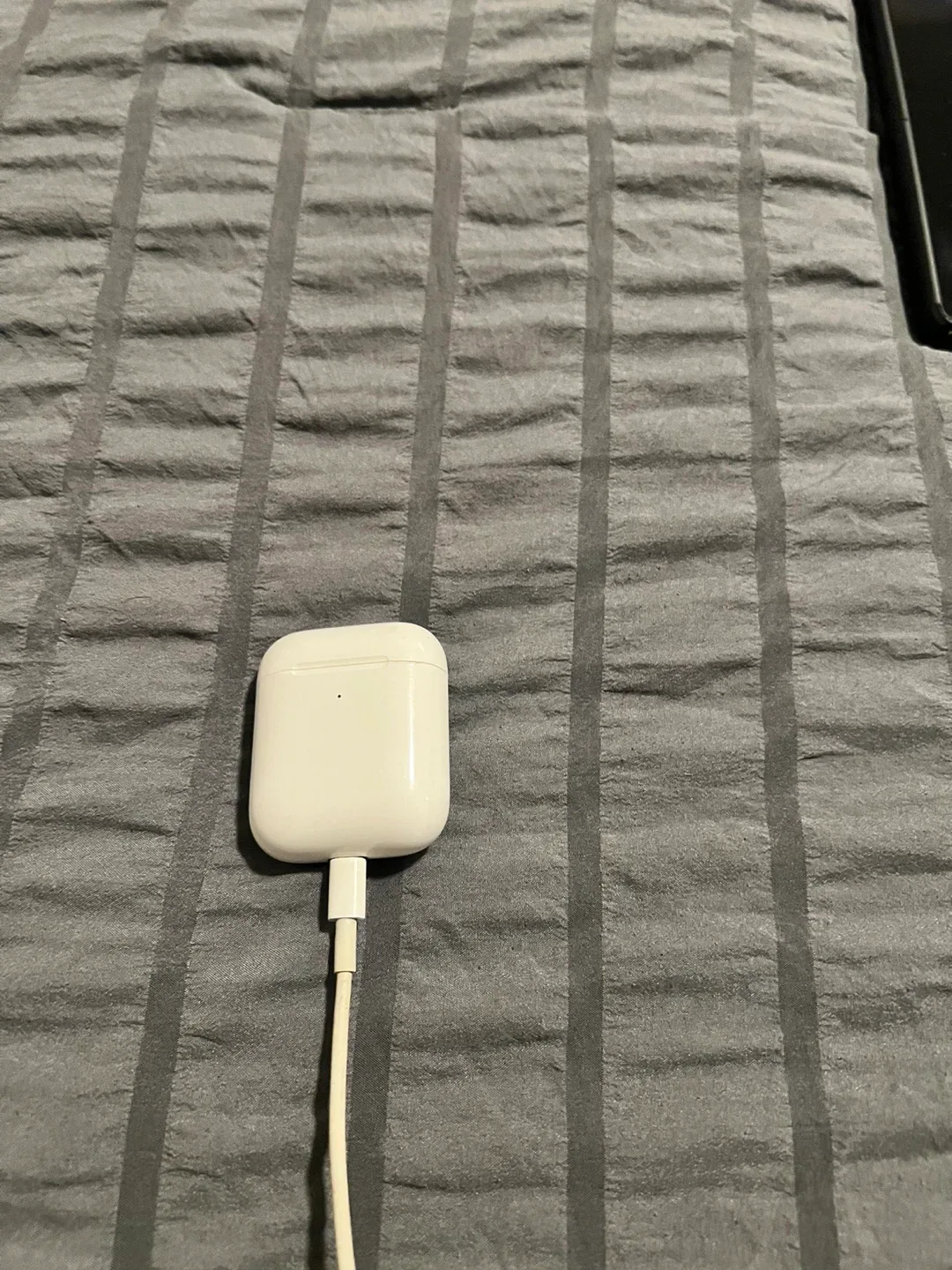 Apple AirPods Charging Case image indicator(2)
