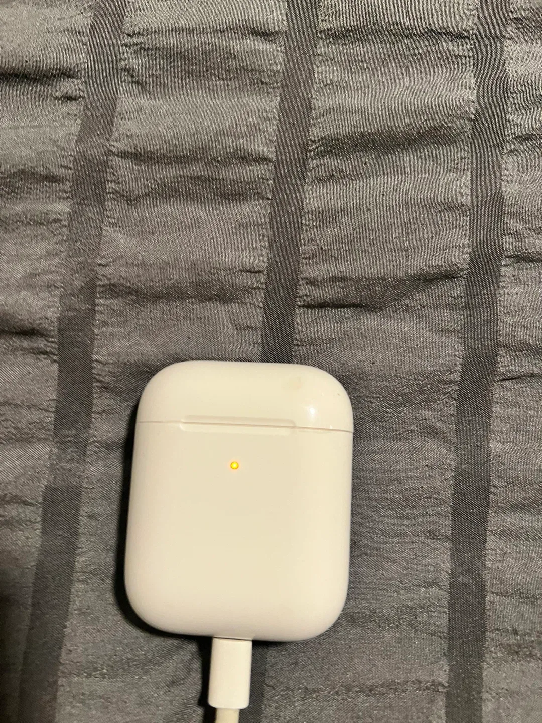 Apple AirPods Charging Case image indicator(3)