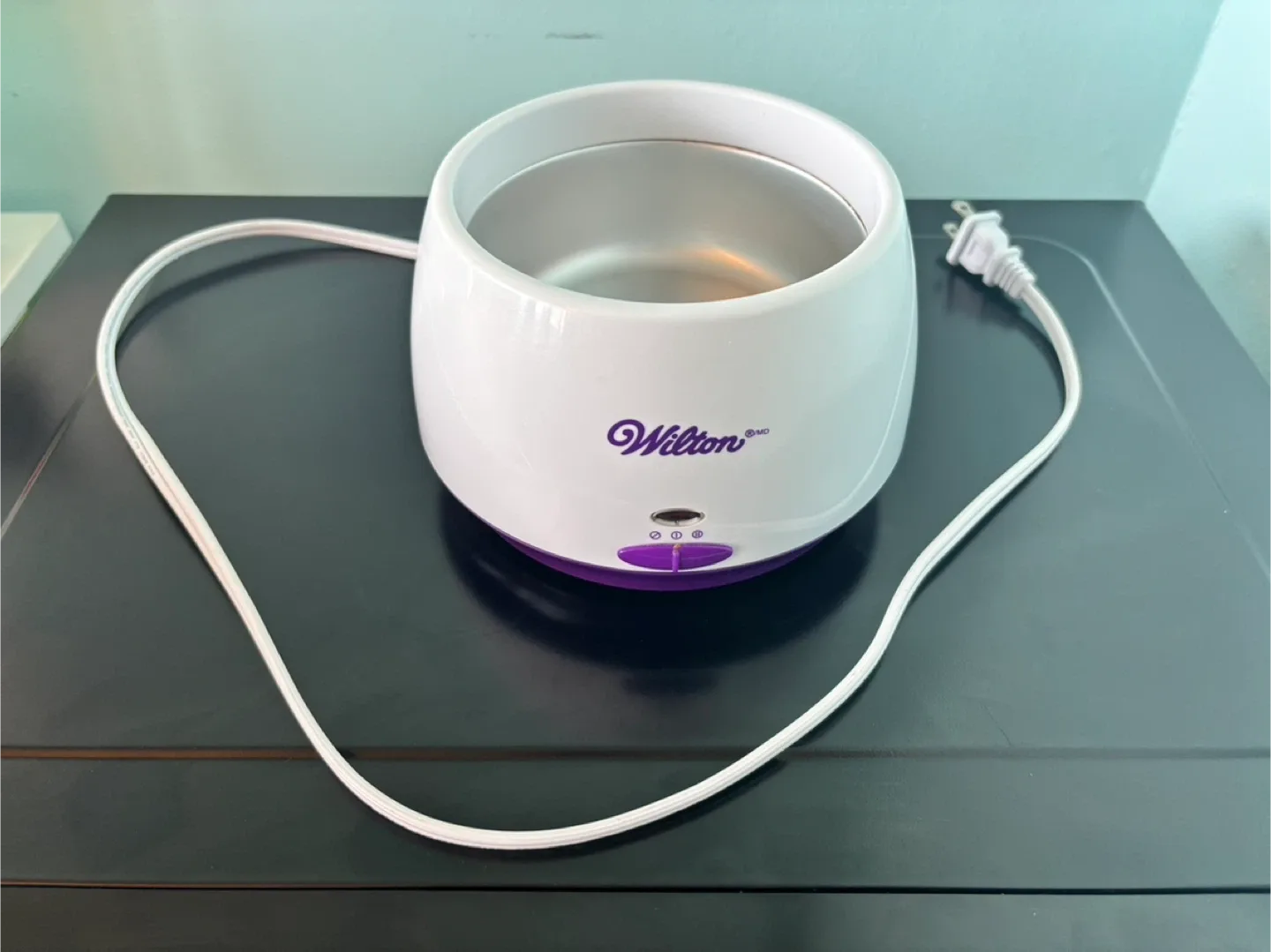 Wilton Chocolate & Candy Melts Melting Pot image indicator(7)