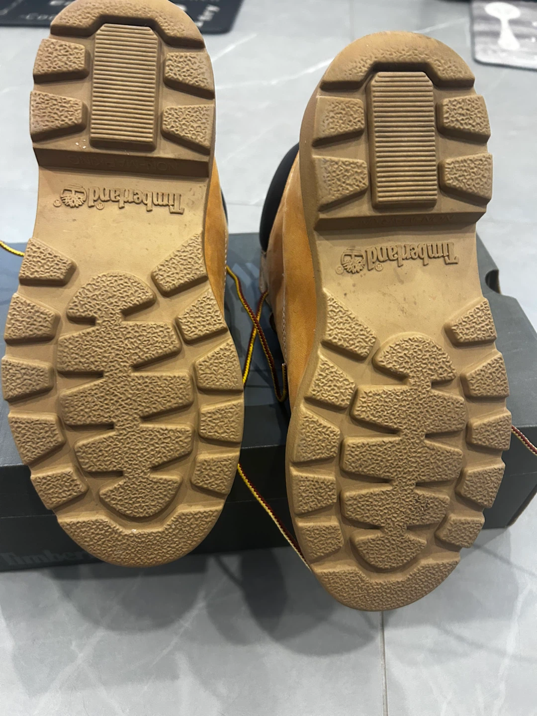Timberland Junior's Tan Boots Size 4 - photo 3