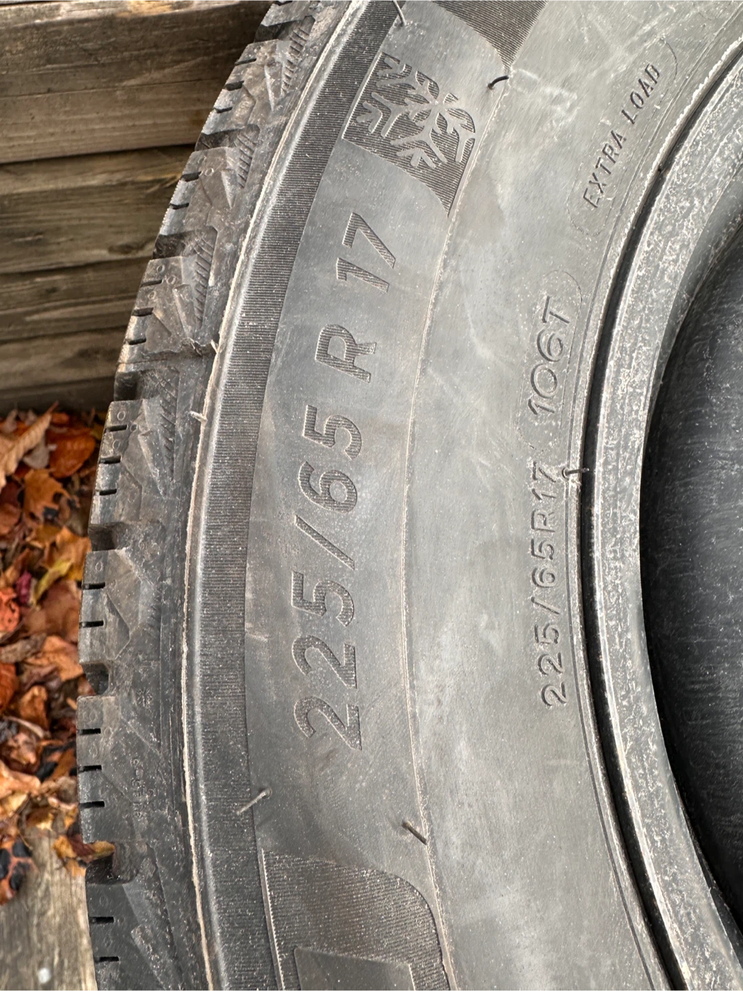 Michelin X-Ice Snow SUV 225/65R17 Tires - photo 3