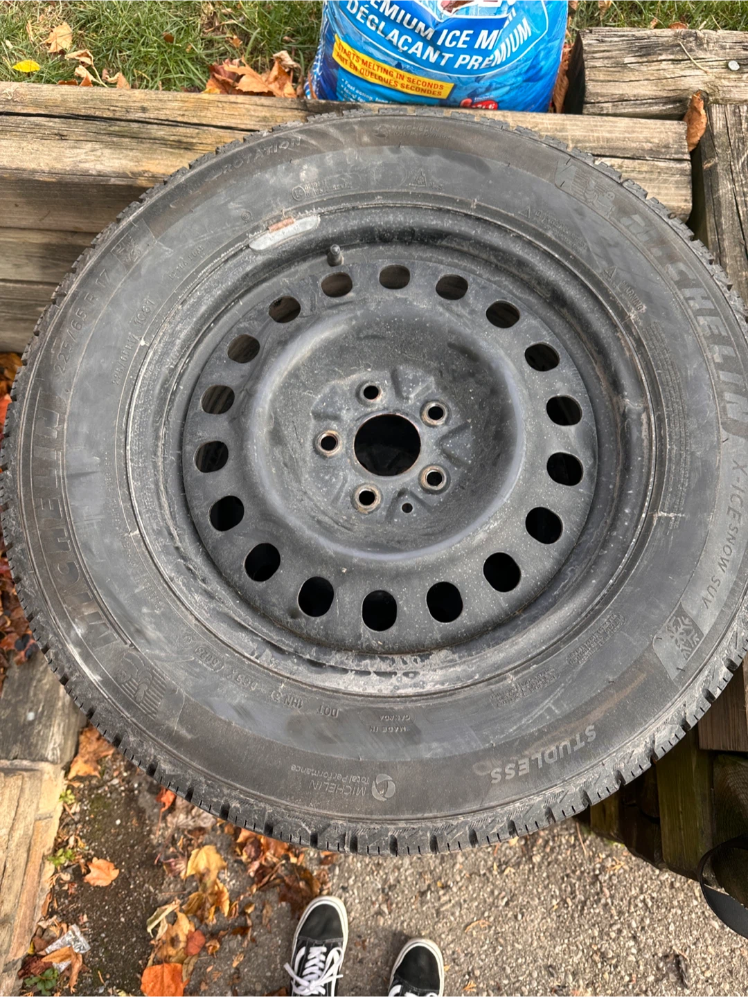 Michelin X-Ice Snow SUV 225/65R17 Tires - photo 2