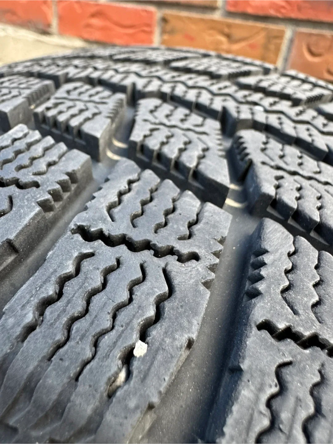 NittoSN3 winter tires 215/50/R17 on steel rims - 95%Tread image indicator(3)