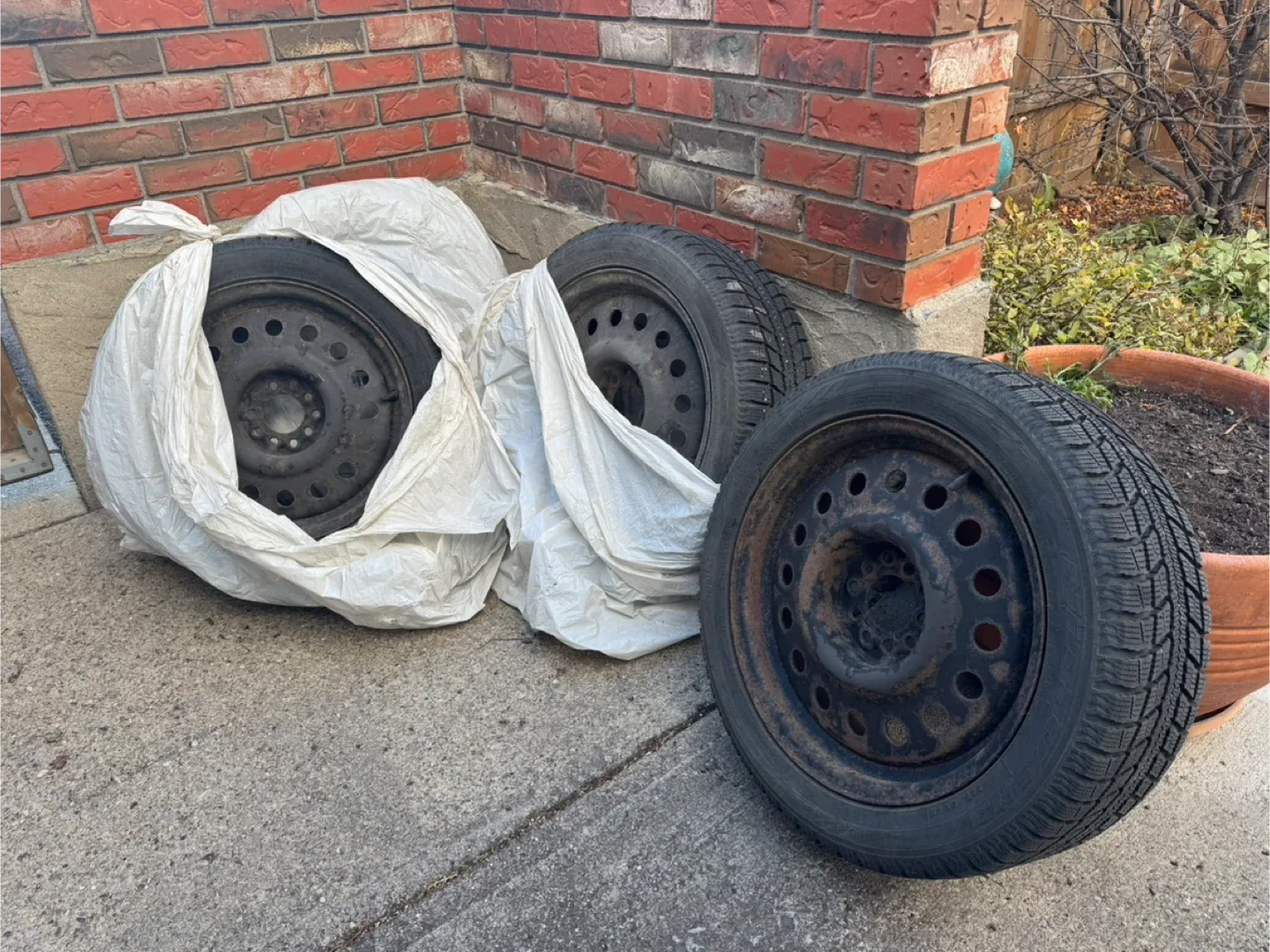 NittoSN3 winter tires 215/50/R17 on steel rims - 95%Tread image indicator(5)