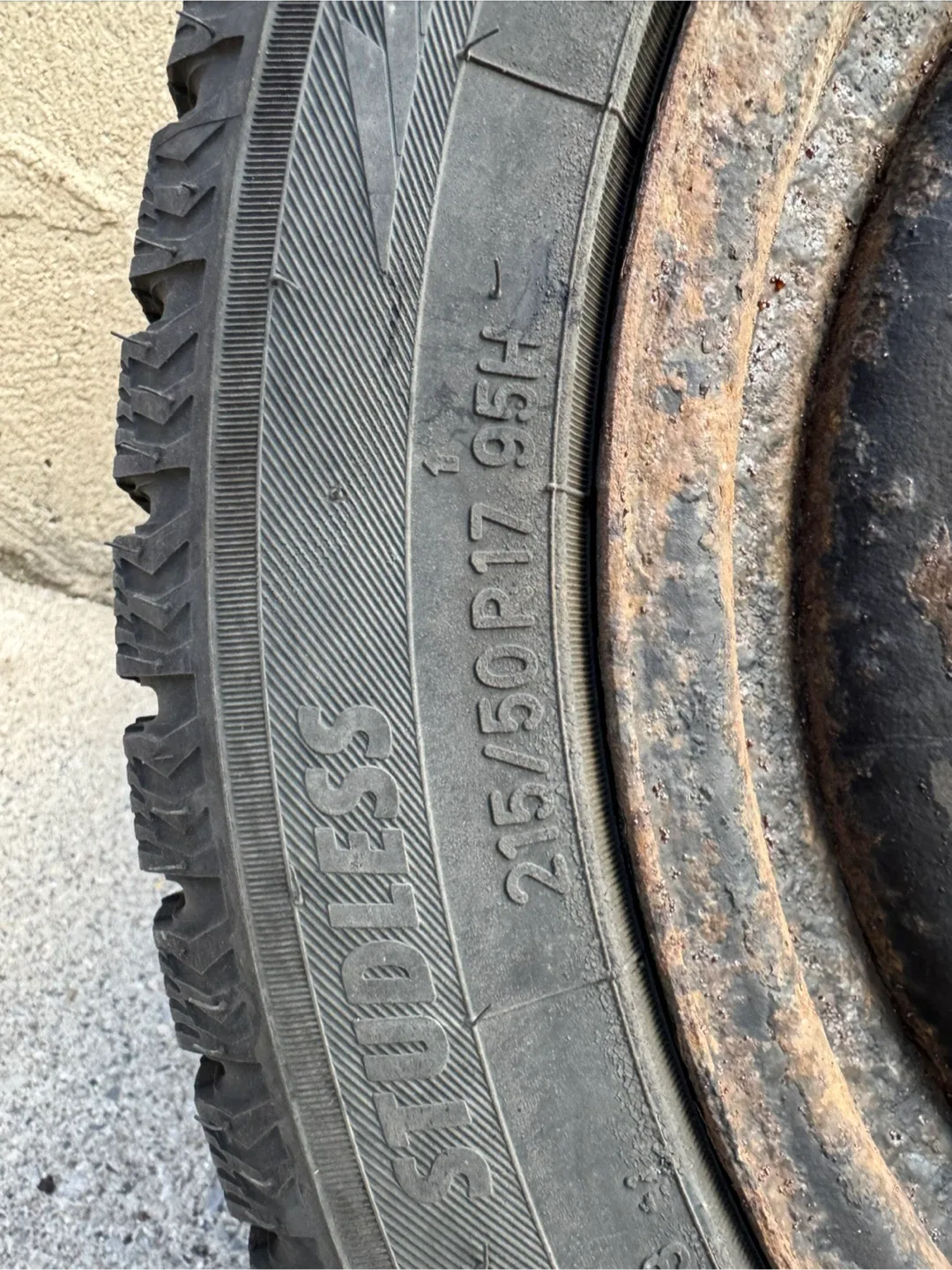 NittoSN3 winter tires 215/50/R17 on steel rims - 95%Tread image indicator(7)