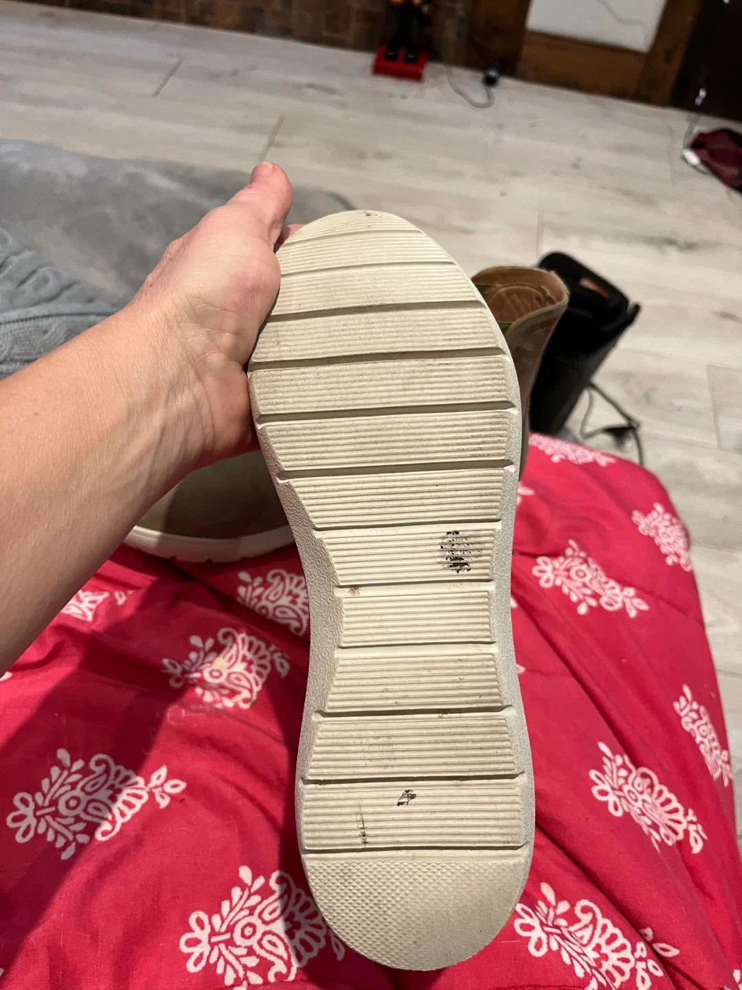 Earth Origins United Chelsea Boots Size 8.5 image indicator(5)