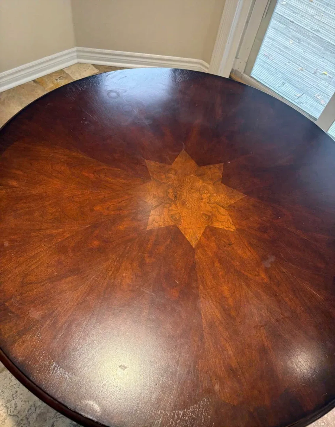 Round Wood Dining Table image indicator(2)