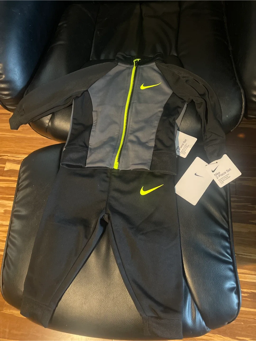 Nike 2-Piece Set - Gray & Black