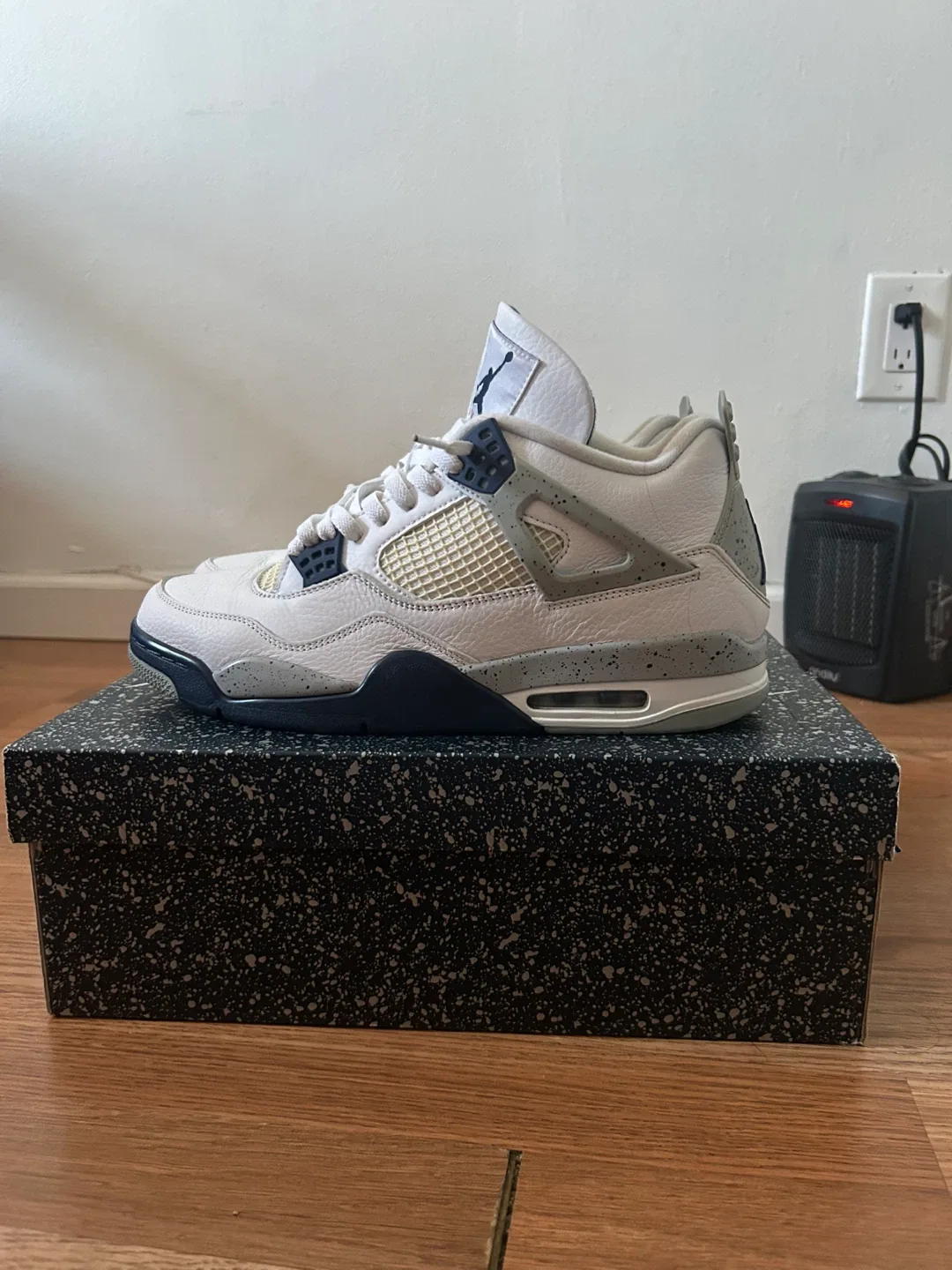 Air Jordan 4 Retro Midnight Navy Size 12