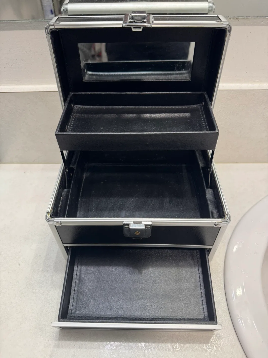 NYX Professional Makeup Train Case image indicator(2)