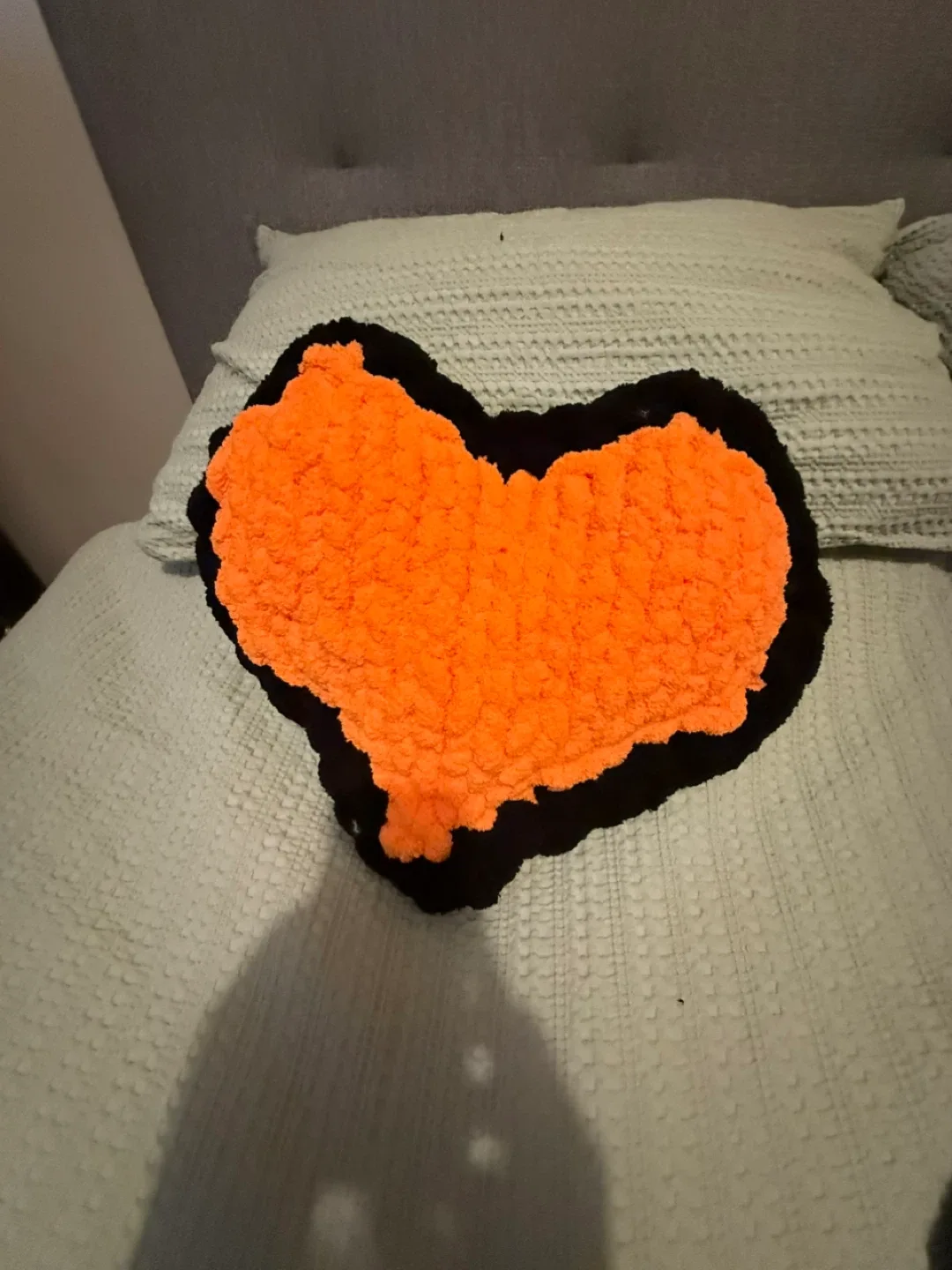 Handmade Chunky Knit Heart Pillow image indicator(7)