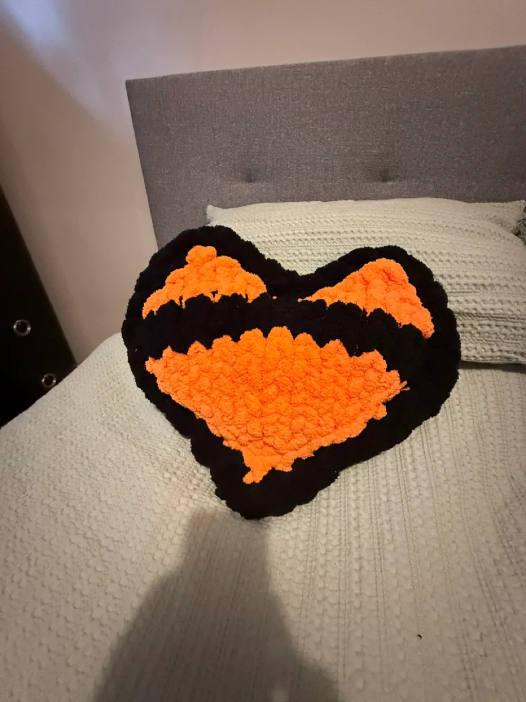 Handmade Chunky Knit Heart Pillow image indicator(6)