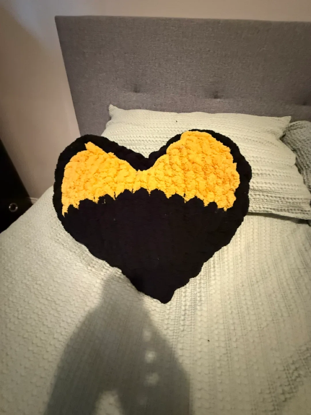 Handmade Chunky Knit Heart Pillow image indicator(4)