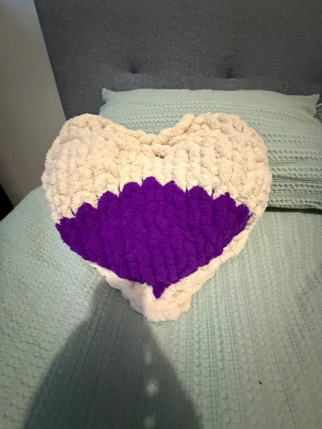 Handmade Chunky Knit Heart Pillow image indicator(9)