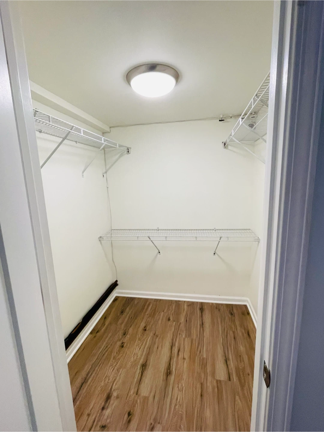 1595.00 Furnished rehab. Month to month - photo 4