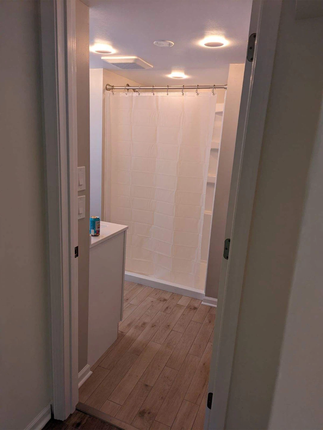 1595.00 Furnished rehab. Month to month - photo 5