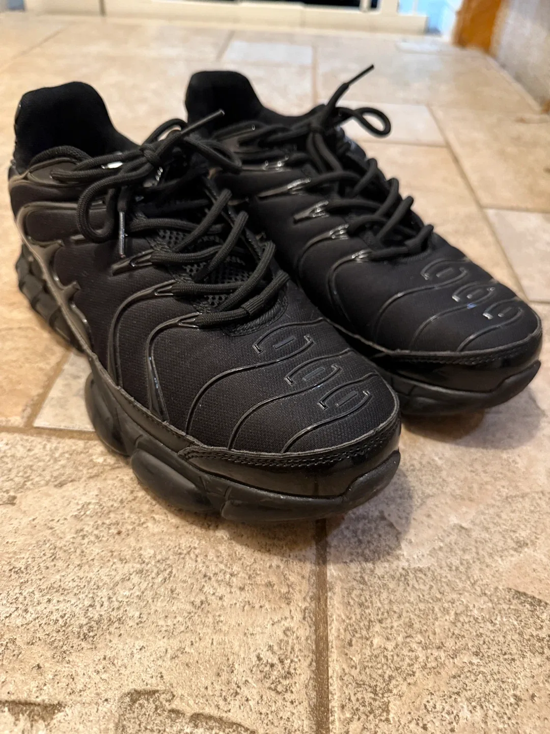 Air Max Plus TN Black image indicator(2)