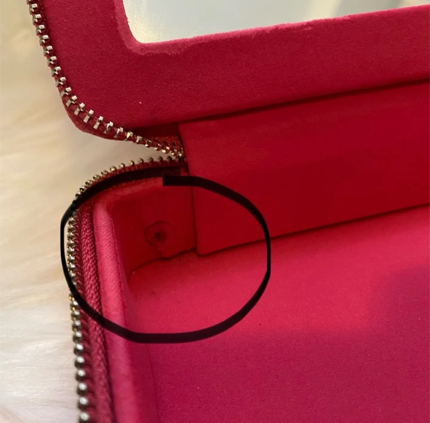 💯Authentic Dior Saddle case/clutch w/ 1 BN- Dior Lipstick 💄(976) image indicator(8)