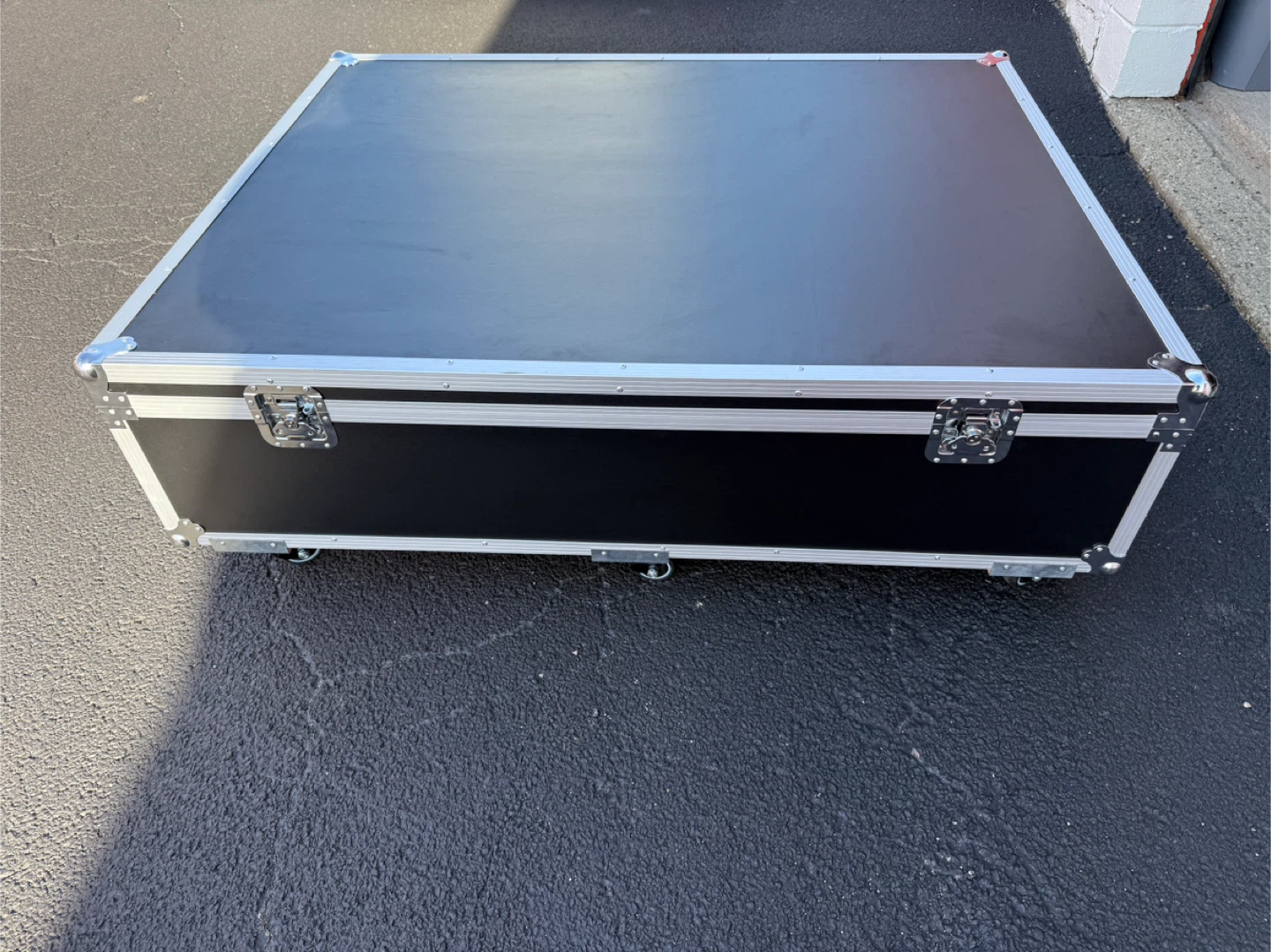 Flight Case Road Case w/ Foam – 56.5 x 45.25 x 14 in - photo 2