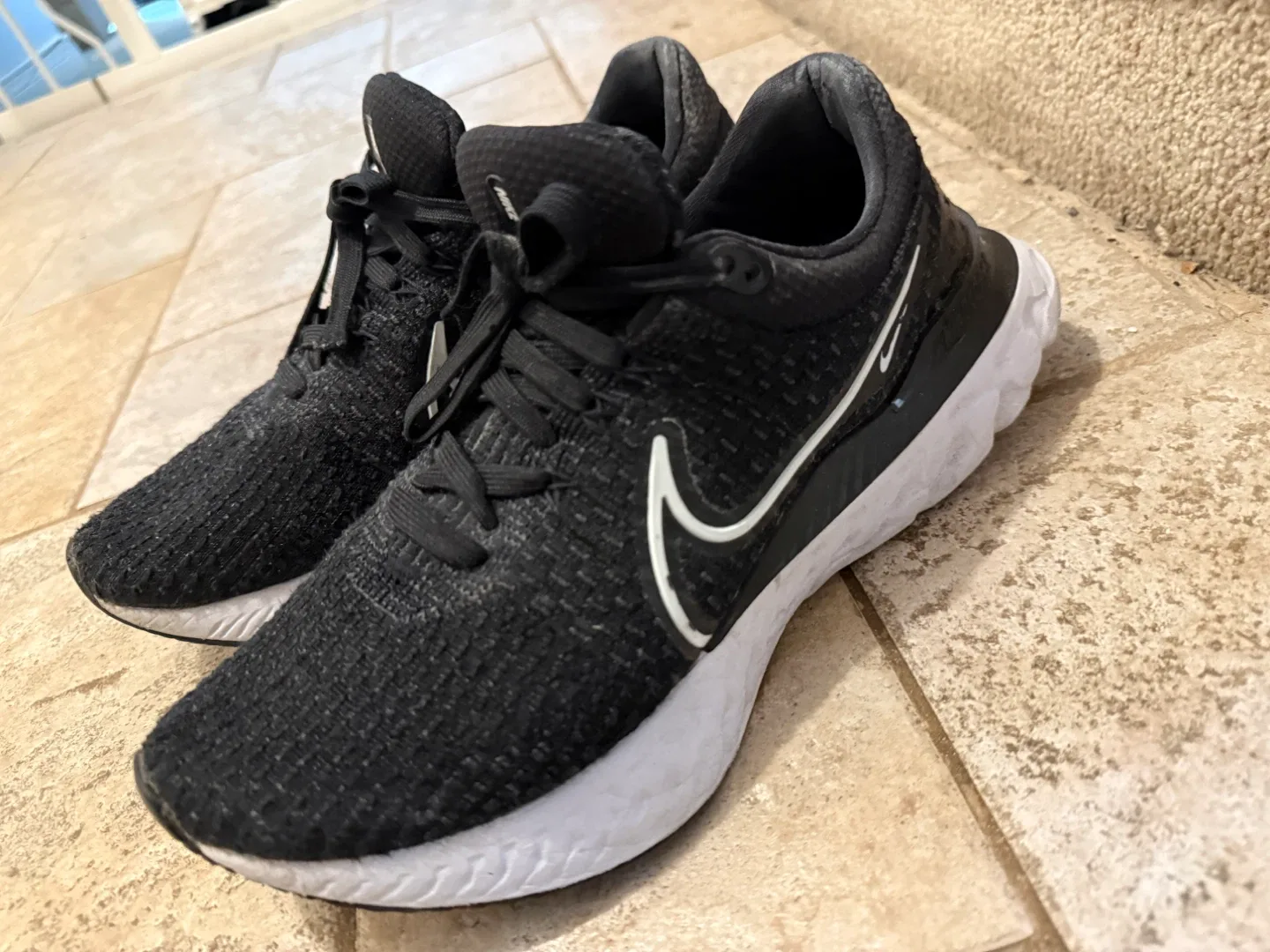 Nike Renew Ride 3 Black Running Shoes - Size 9.5 image indicator(2)