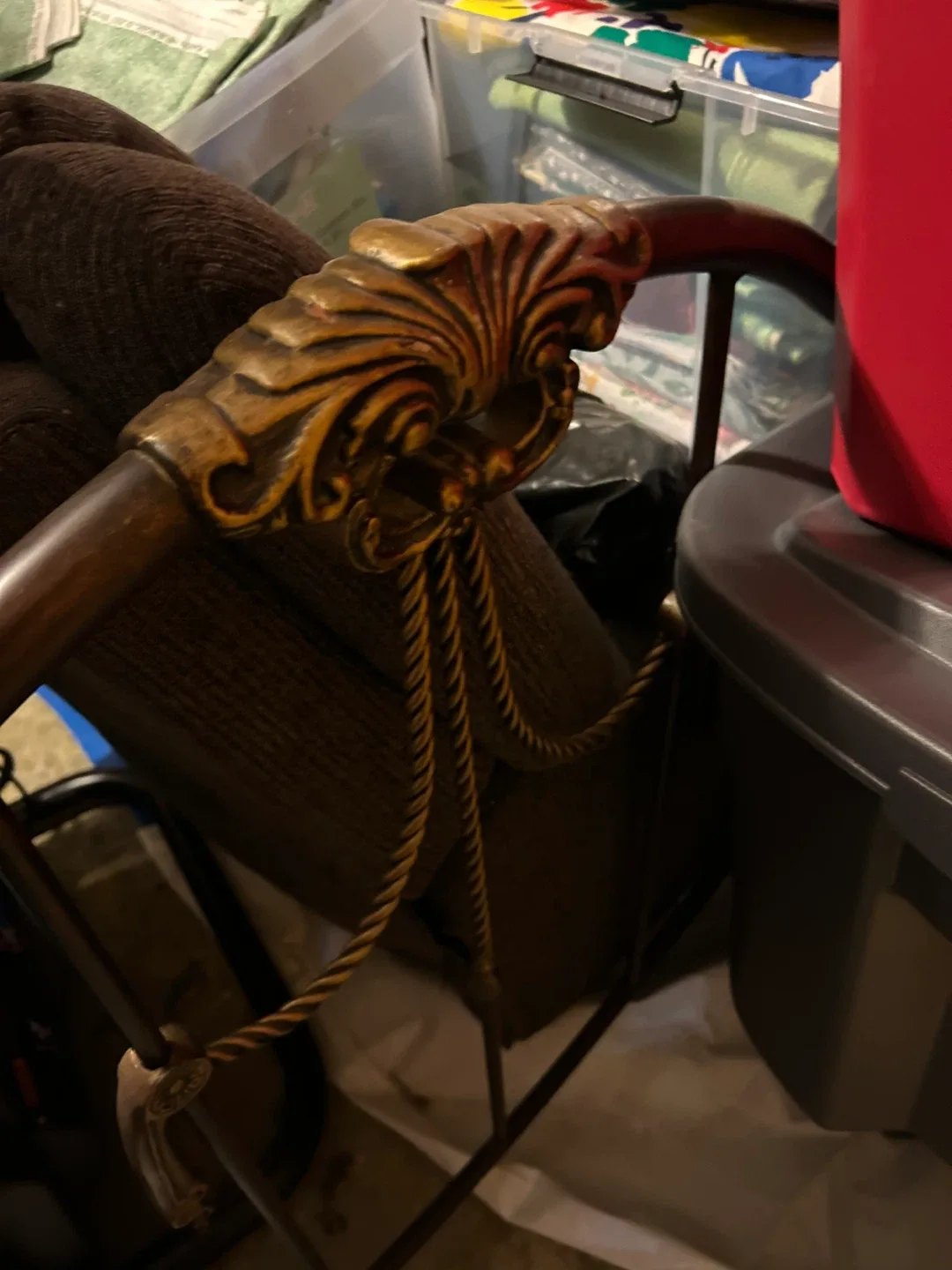 Antique Style Metal Bed Frame image indicator(2)