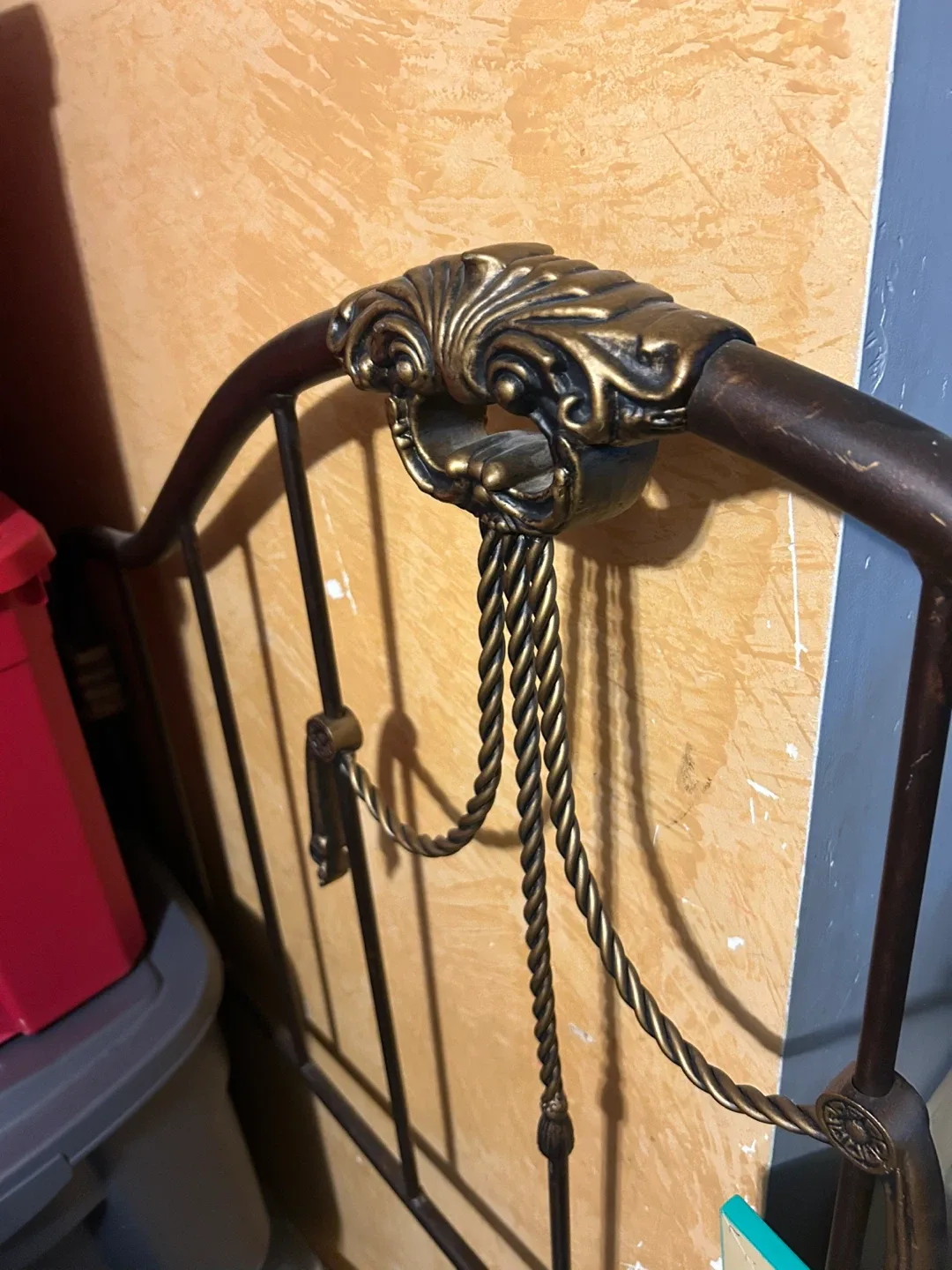 Antique Style Metal Bed Frame