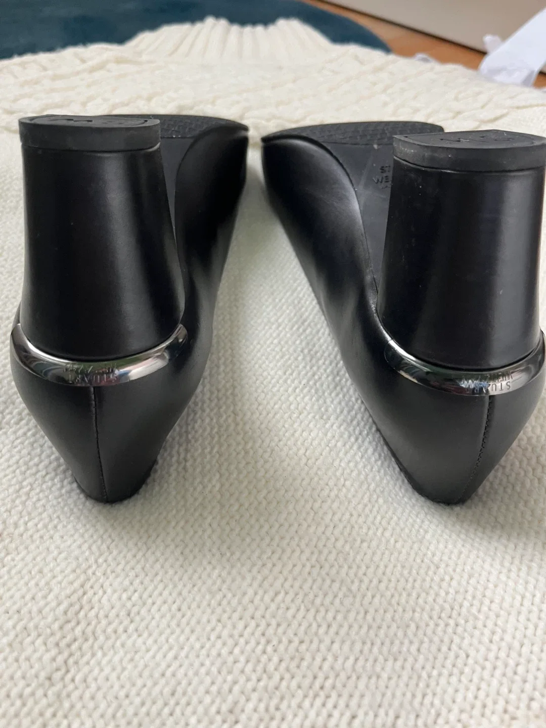 Stuart Weitzman black pumps image indicator(4)