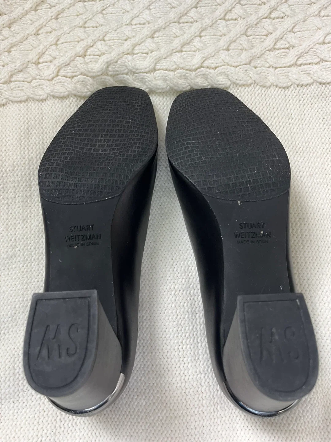 Stuart Weitzman black pumps image indicator(5)