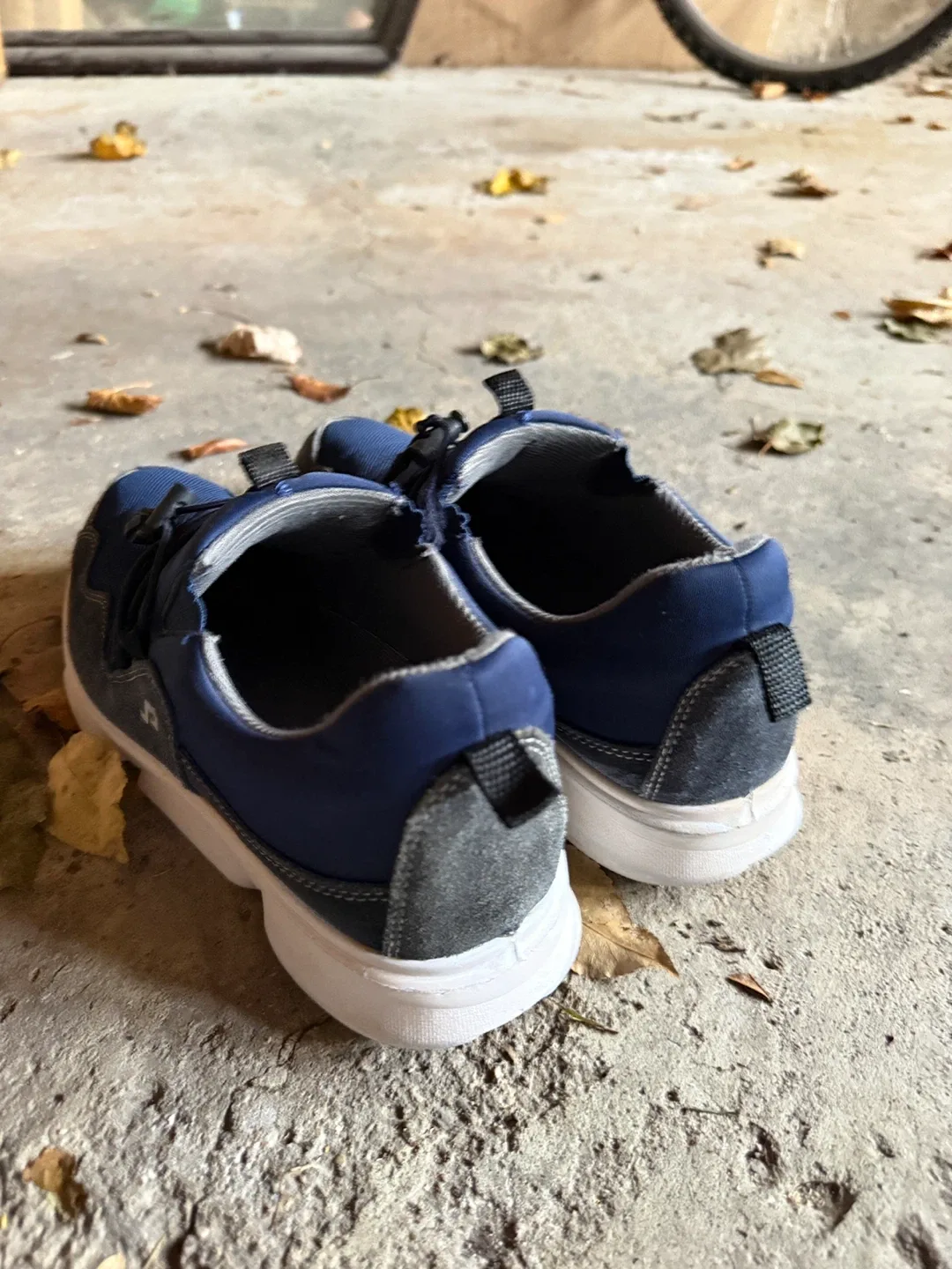 Propét Men's Blue Slip-On Shoes image indicator(2)