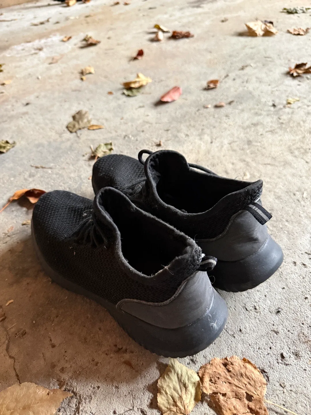 Black Running Shoes - Size 9 image indicator(3)