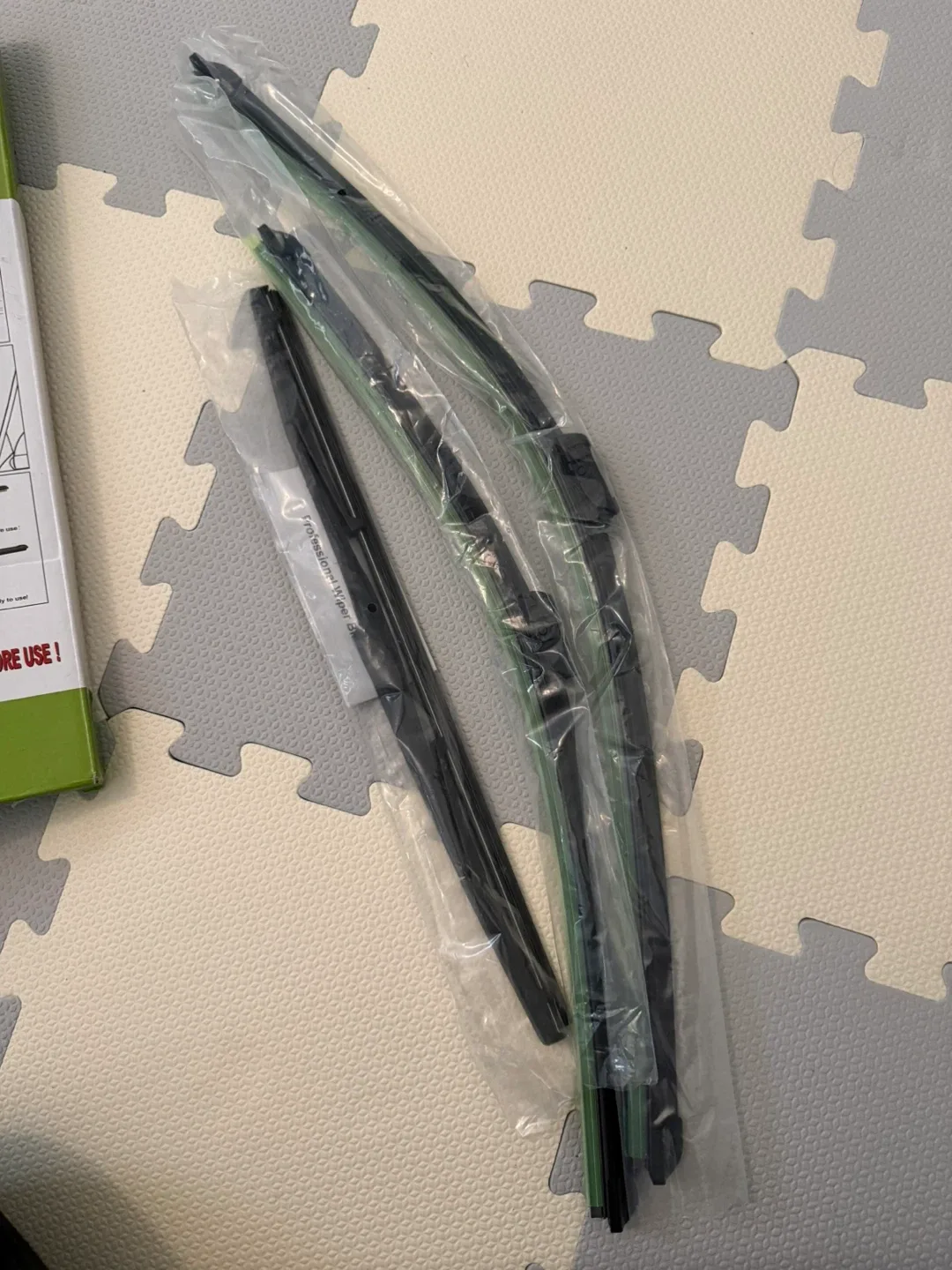 New Replacement Wiper Blade