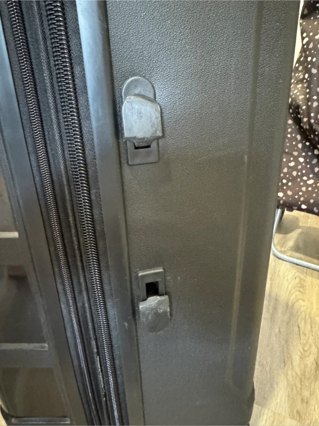 Hard-Shell Travel Luggage image indicator(4)