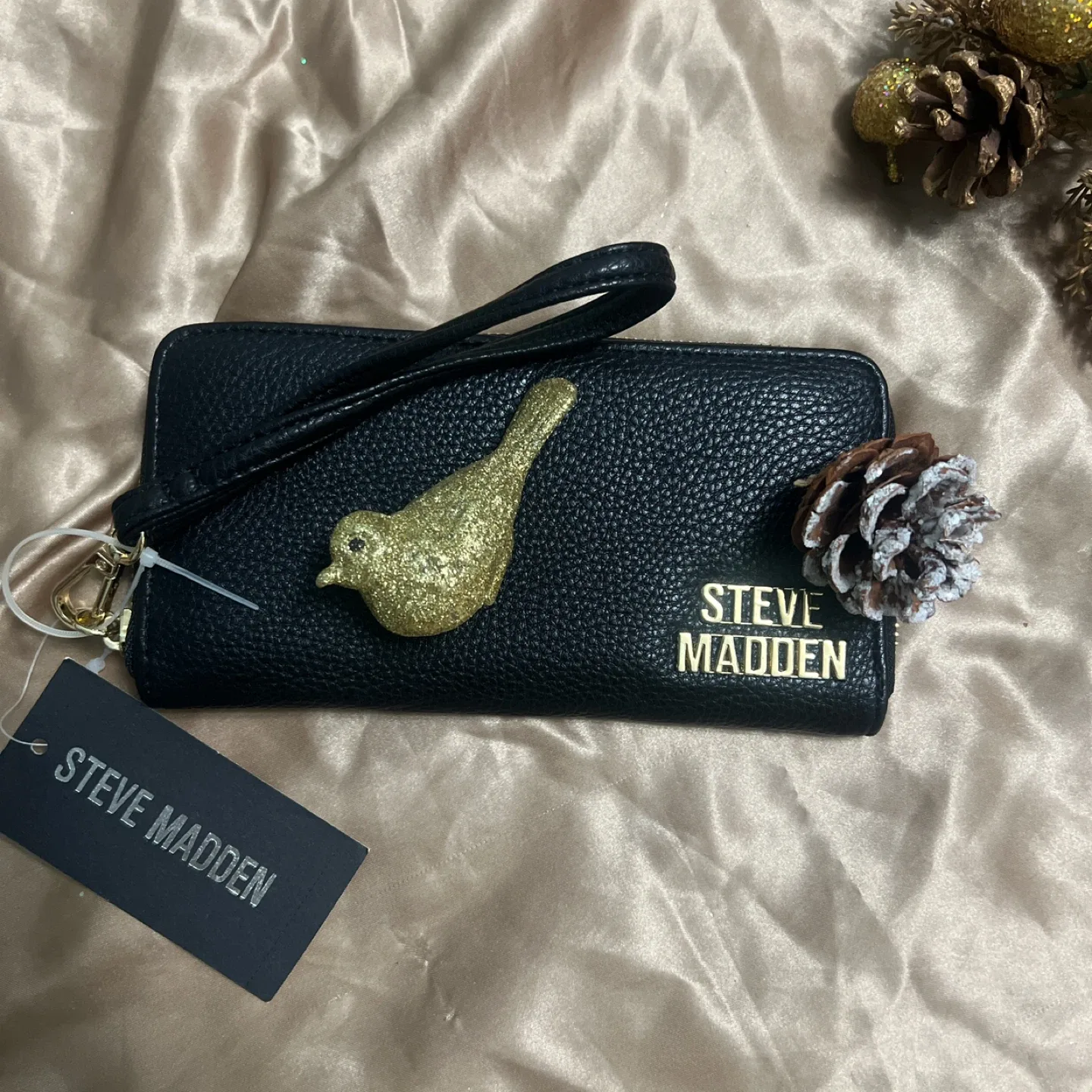 Steve Madden Black Zip Around Wallet