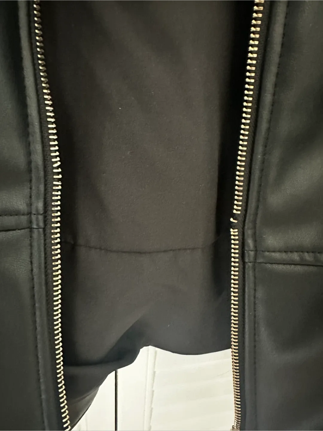 Zara Black Faux Leather Jacket - Size M image indicator(4)