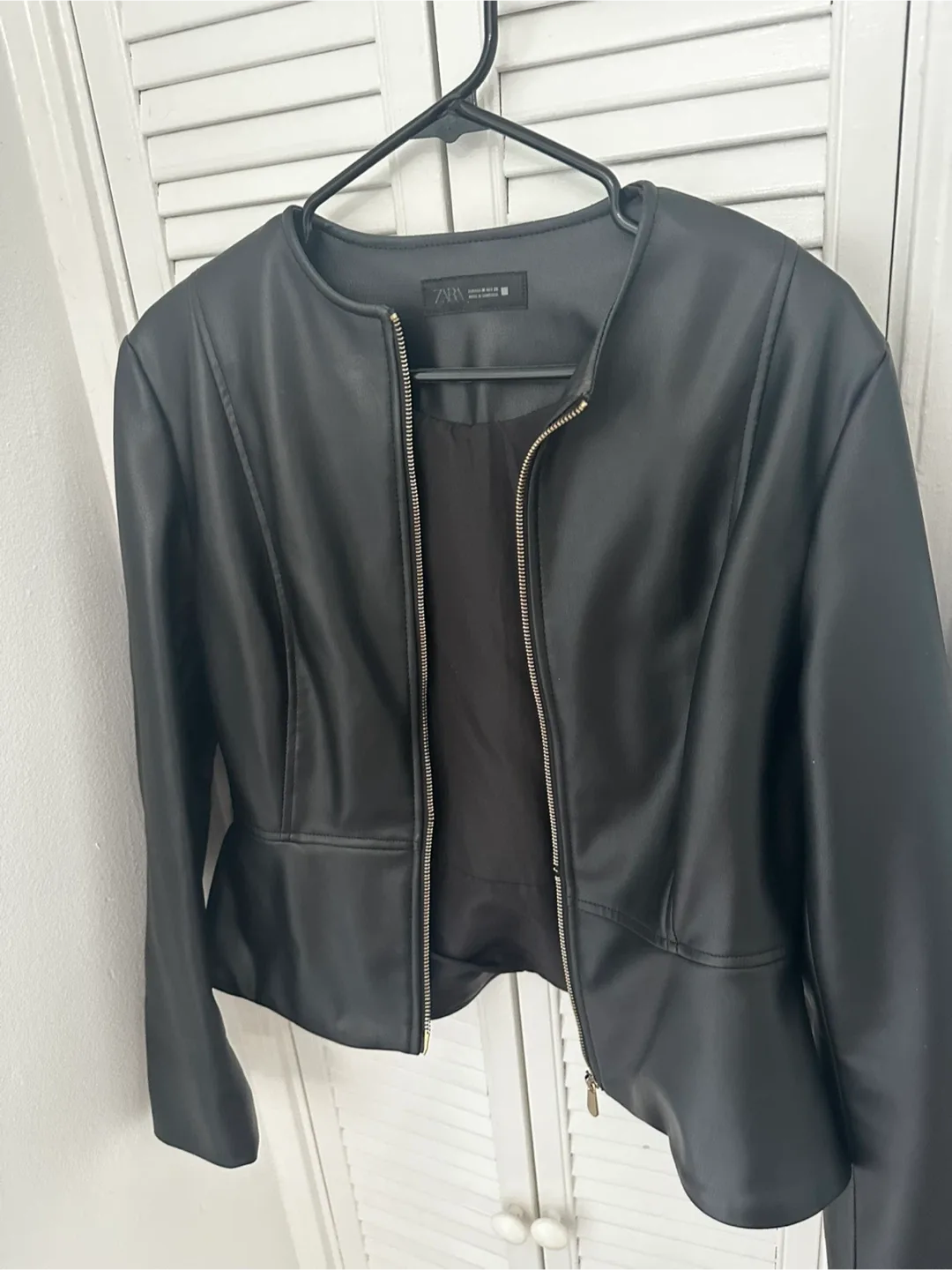 Zara Black Faux Leather Jacket - Size M image indicator(2)