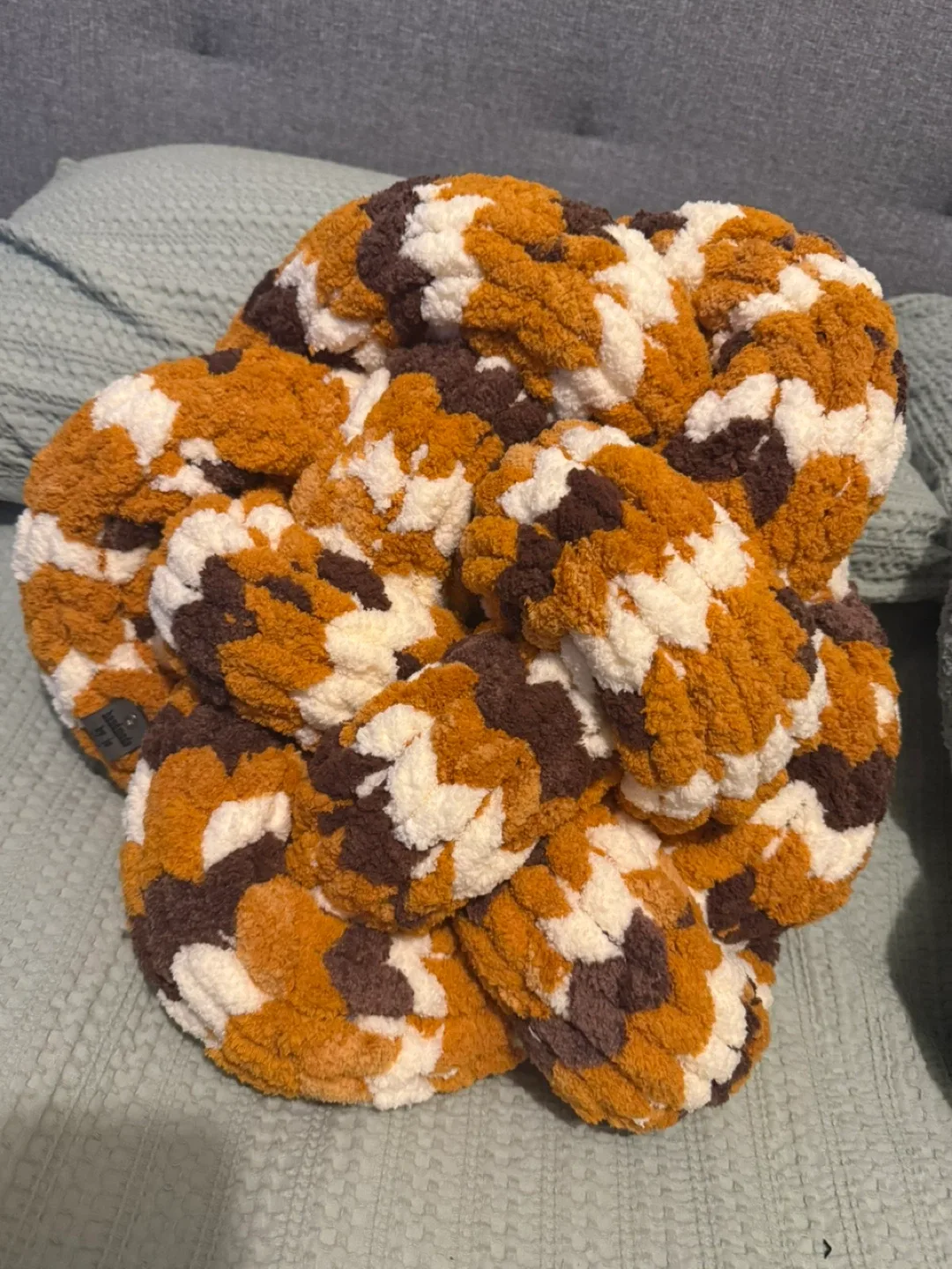 Chunky Knit Knot Pillows image indicator(3)