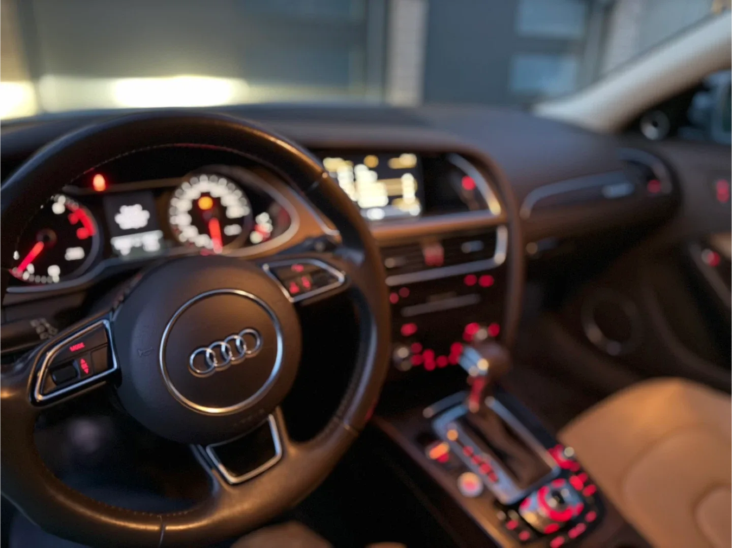 Audi A4 White Sedan image indicator(6)