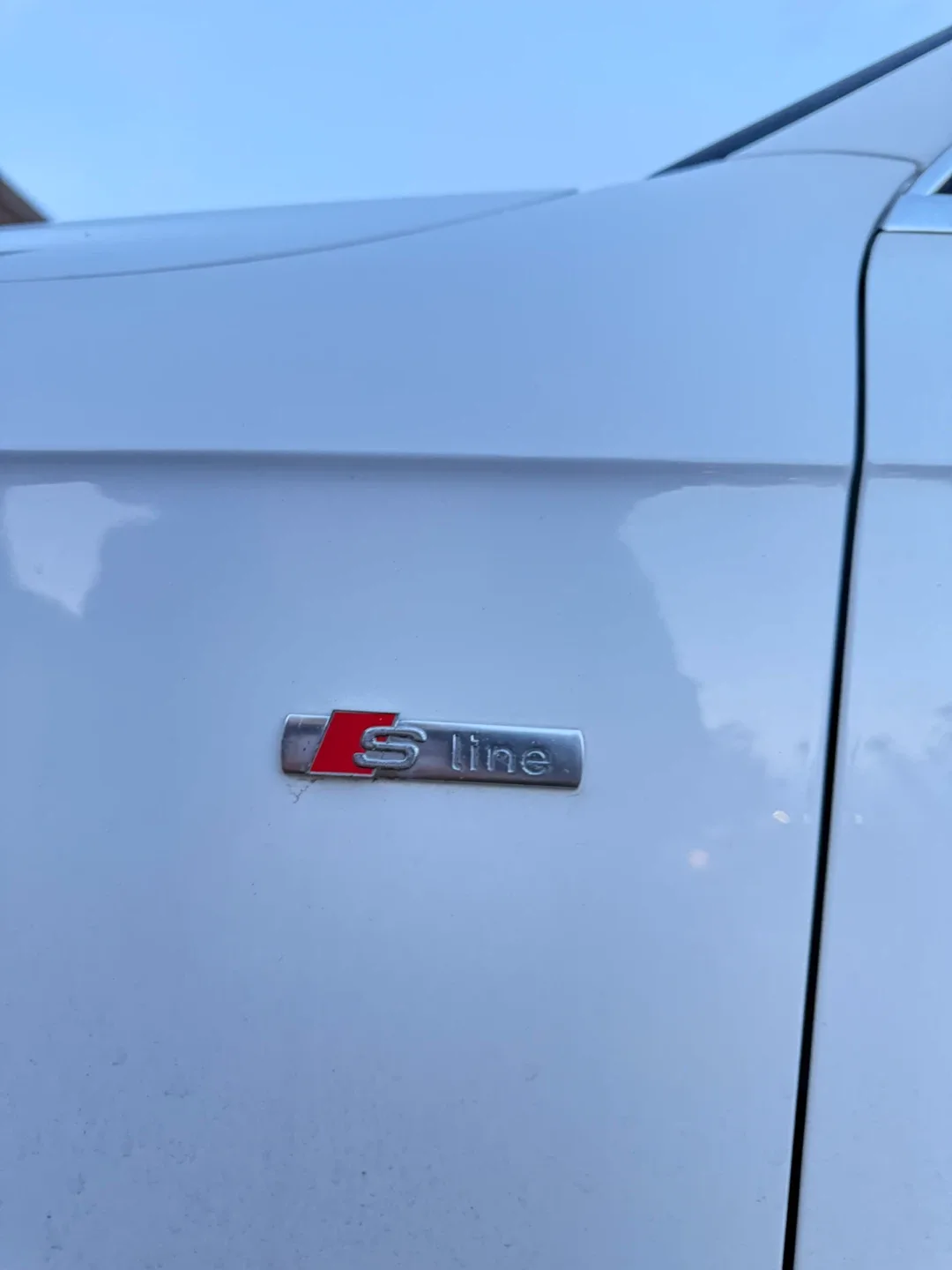 Audi A4 White Sedan image indicator(7)