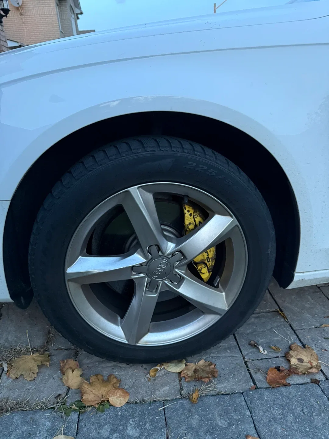 Audi A4 White Sedan image indicator(10)