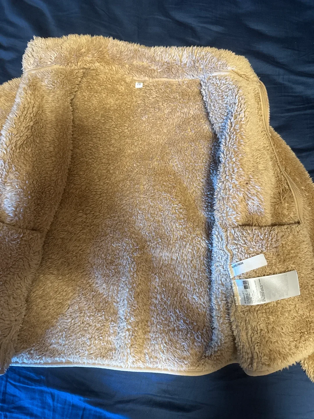 Uniqlo Fluffy Yarn Fleece Full-Zip Jacket - Size 140 image indicator(2)