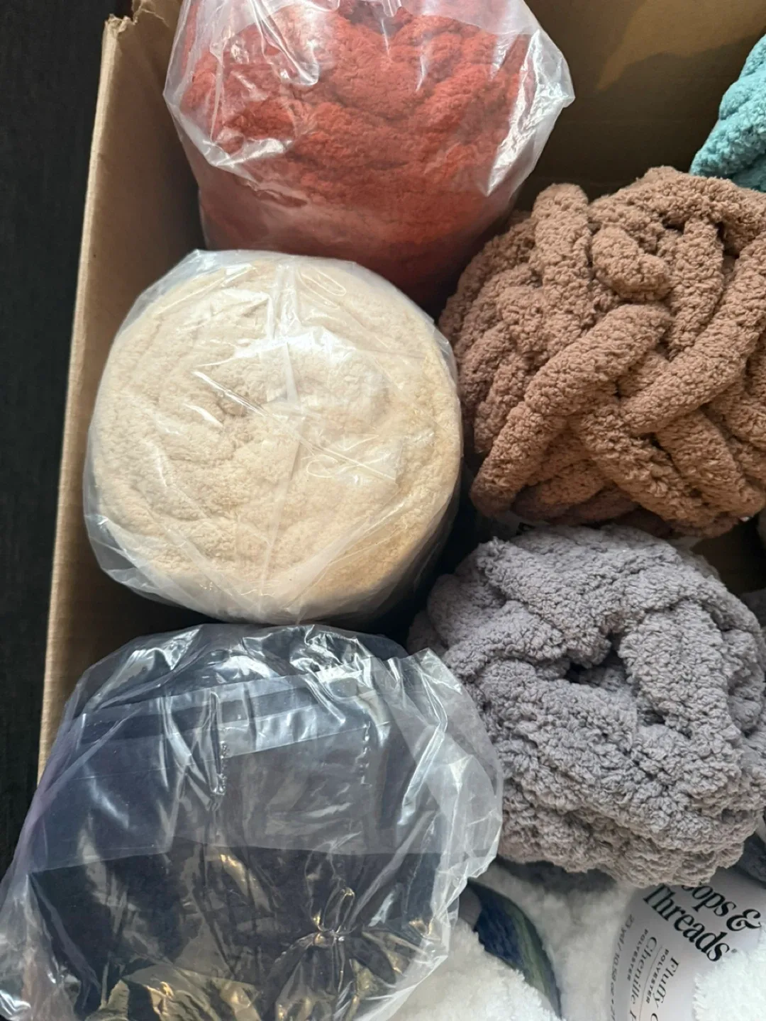 Yarn Lot: 14 Brand New Chunky Knit skeins image indicator(5)