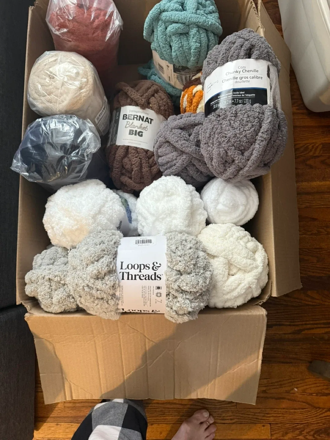 Yarn Lot: 14 Brand New Chunky Knit skeins