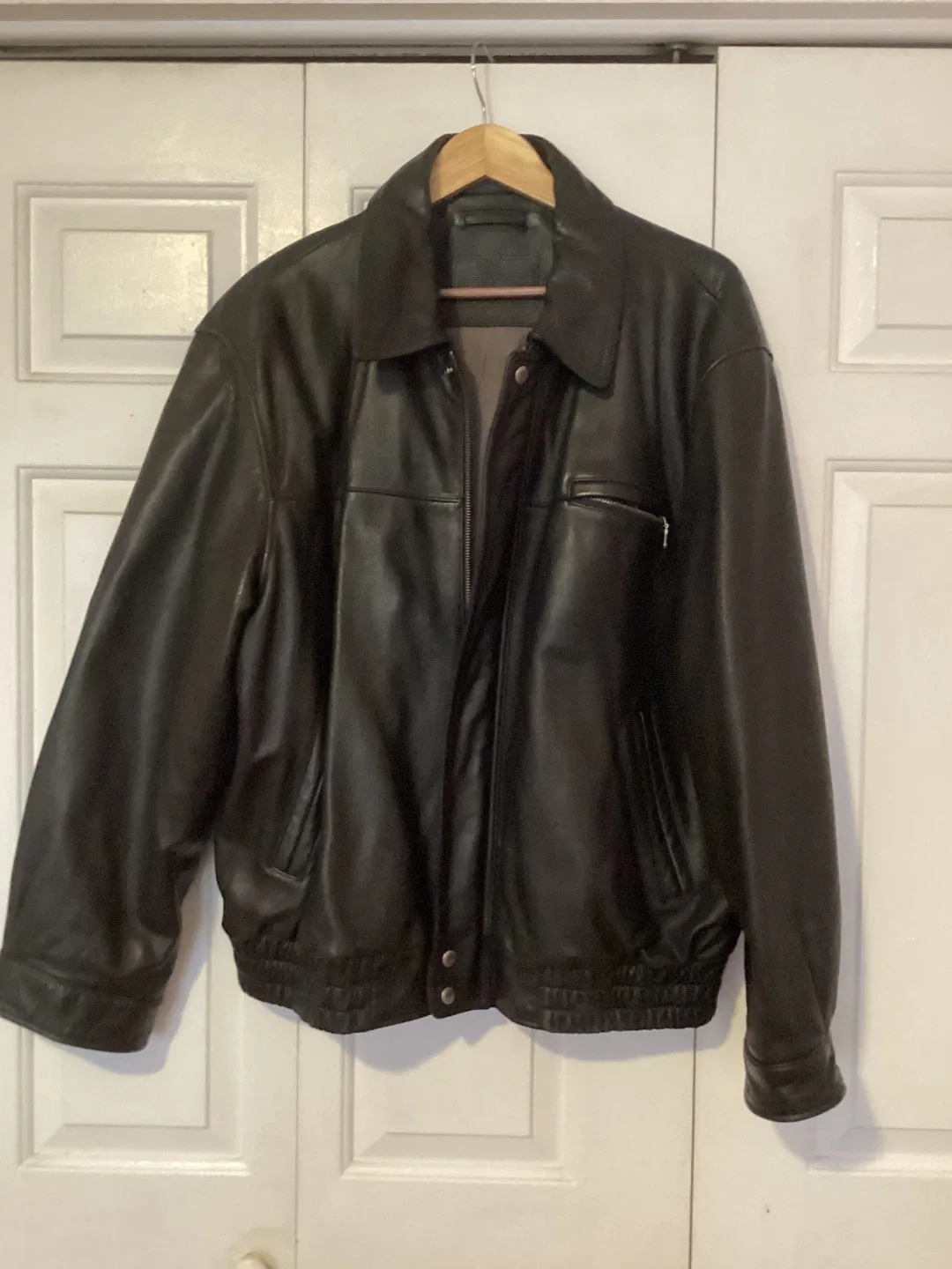 Men’s Black Leather Bomber Jacket