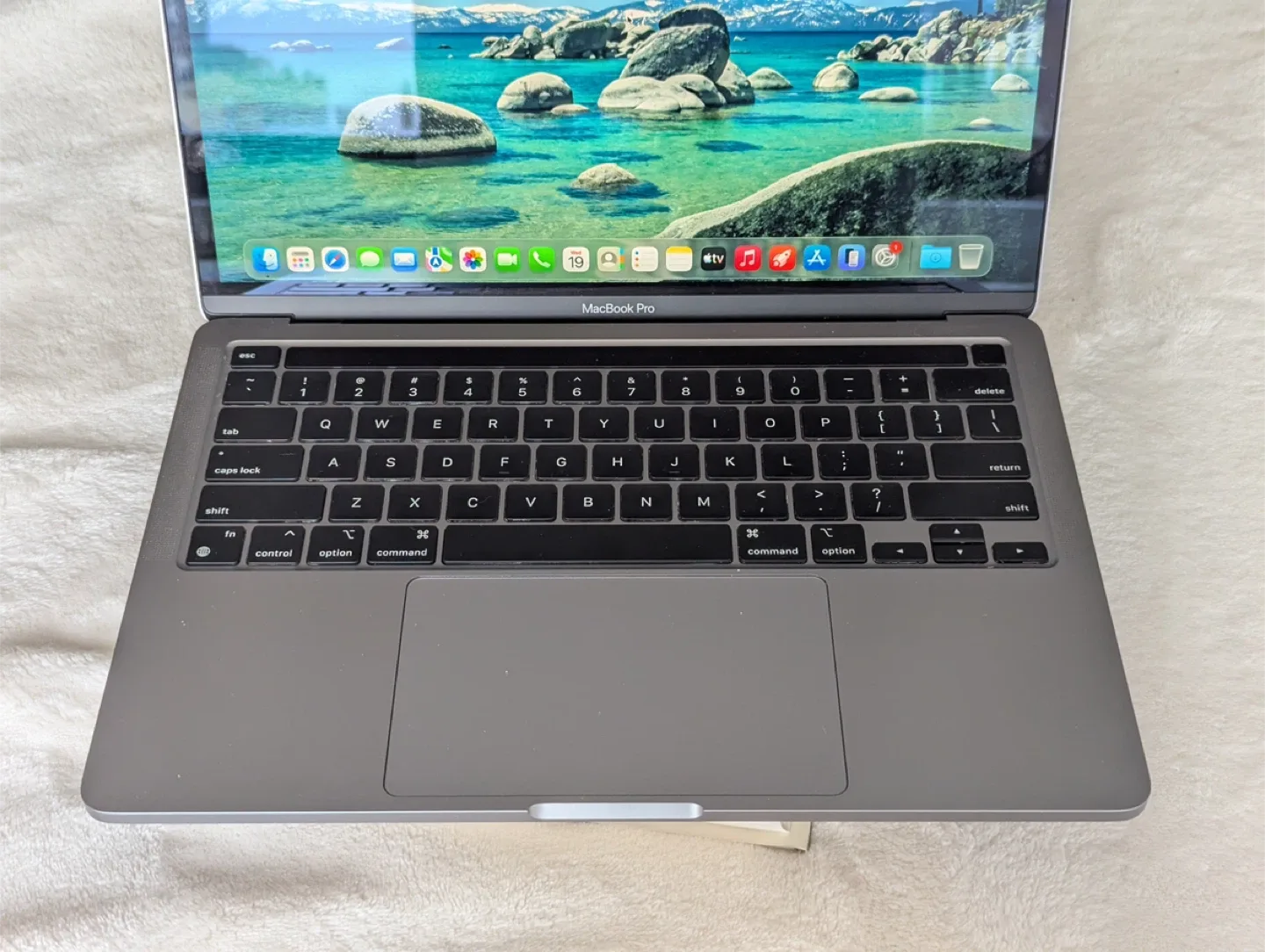 Apple MacBook Pro 13” Retina (2017, 4 Thunderbolt, i5) image indicator(2)